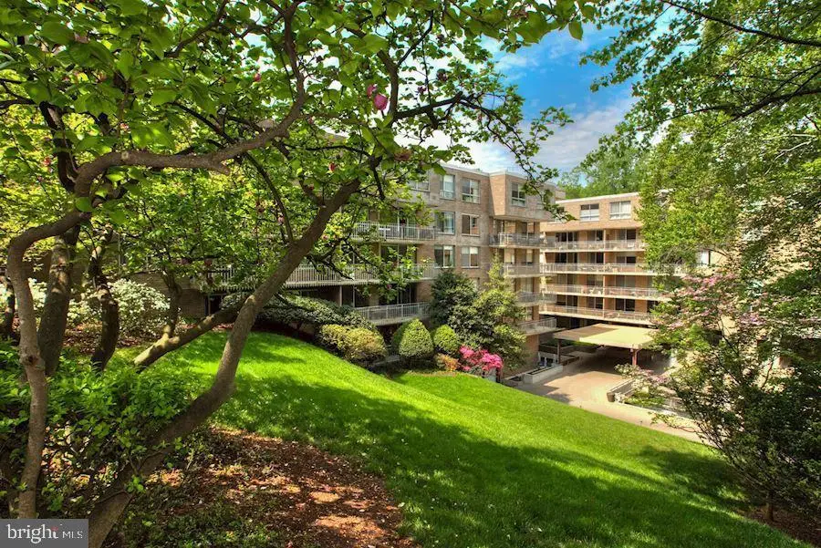 4100 Cathedral Ave Nw #717, Washington, DC 20016 - #1