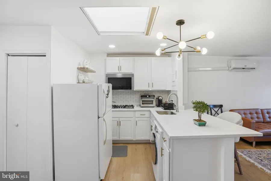 313 C St Se, Washington, DC 20003 - #2