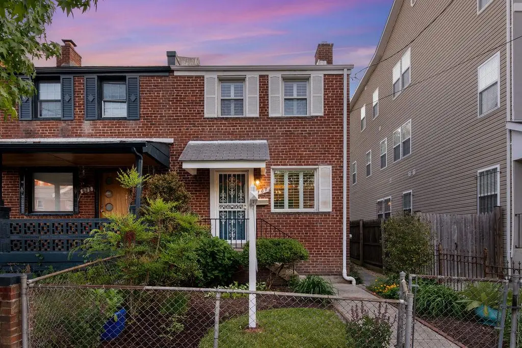 707 Burns St Se, Washington, DC 20019 - #1