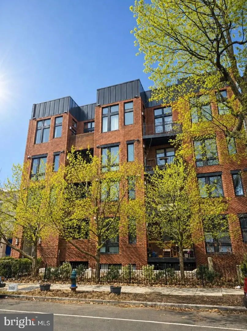 245 15th St Se #301, Washington, DC 20003 - #1