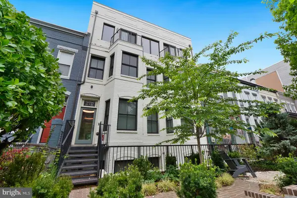 270 15th St Se #202, WASHINGTON, DC 20003