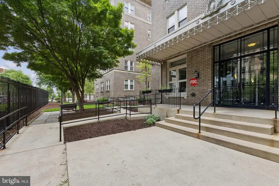 1308 Clifton St Nw #507, Washington, DC 20009 - #2