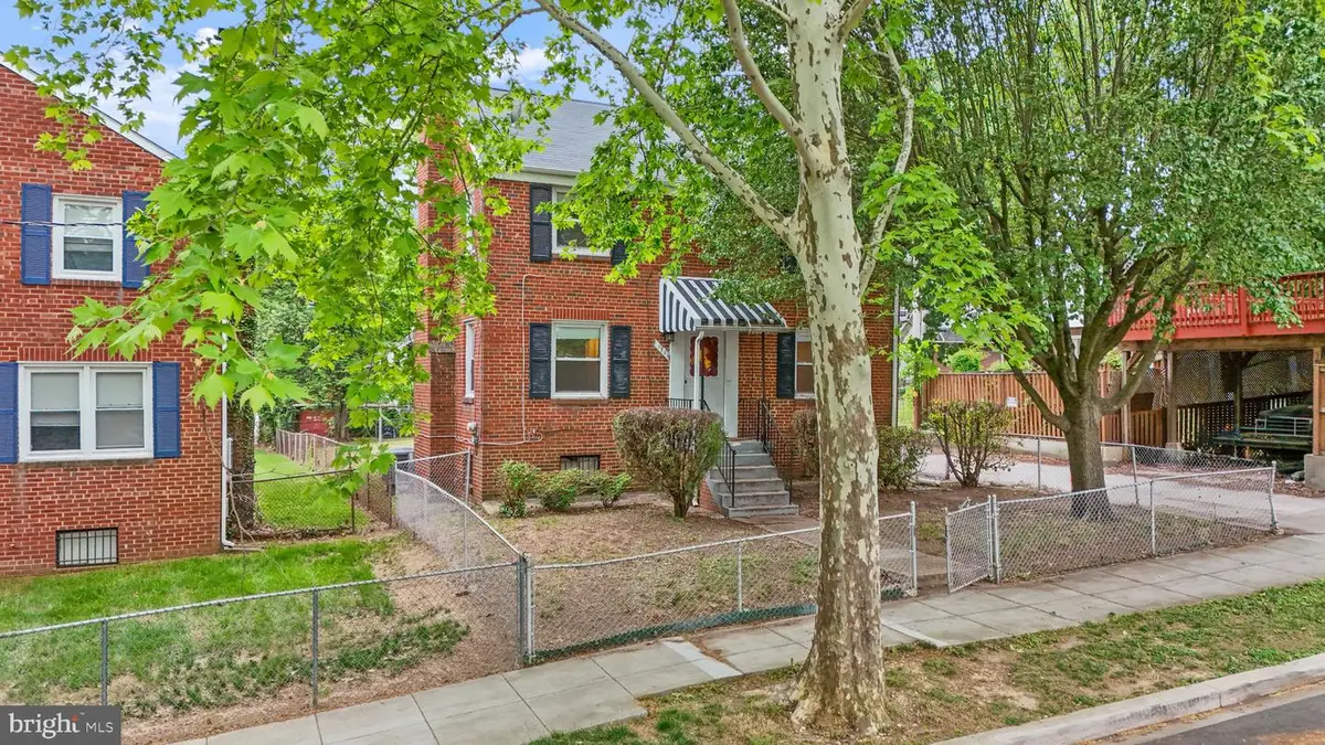1711 Girard St Ne, Washington, DC 20018 - #1