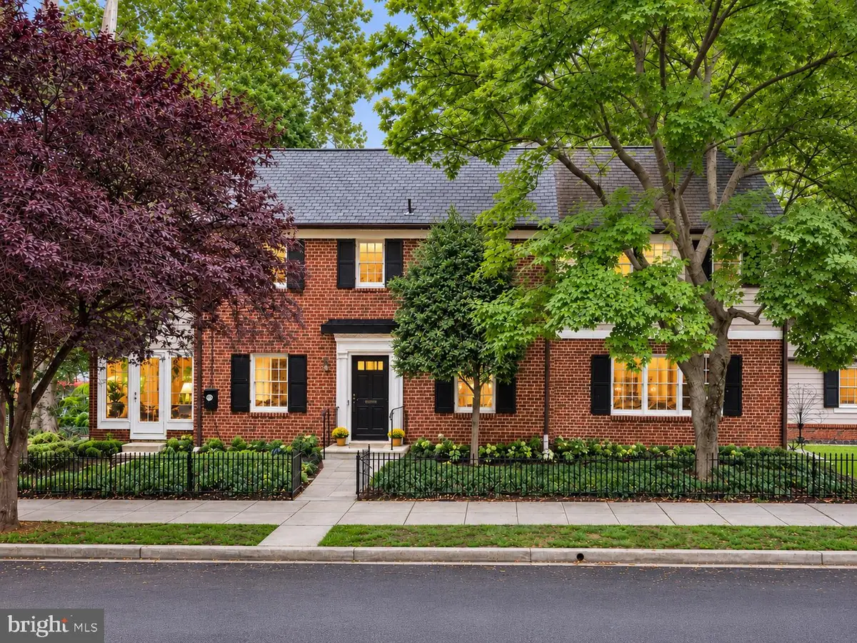 4535 Butterworth Pl Nw, Washington, DC 20016 - #1