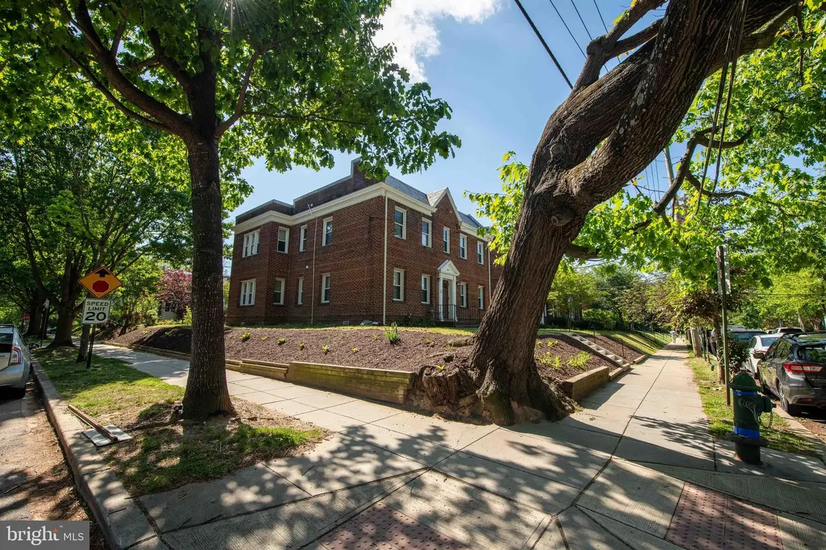 2241 40th Pl Nw, Washington, DC 20007 - #1
