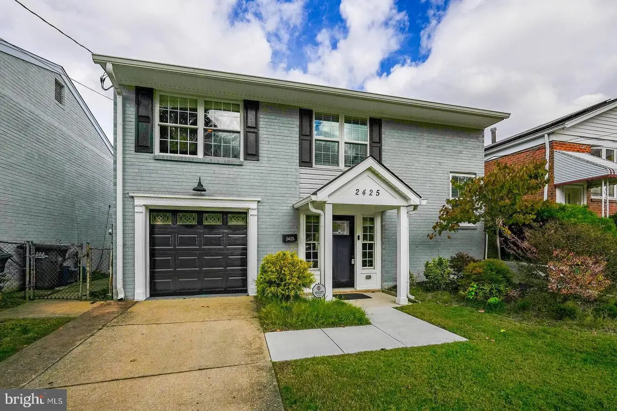 2425 Skyland Pl Se, Washington, DC 20020 - #1