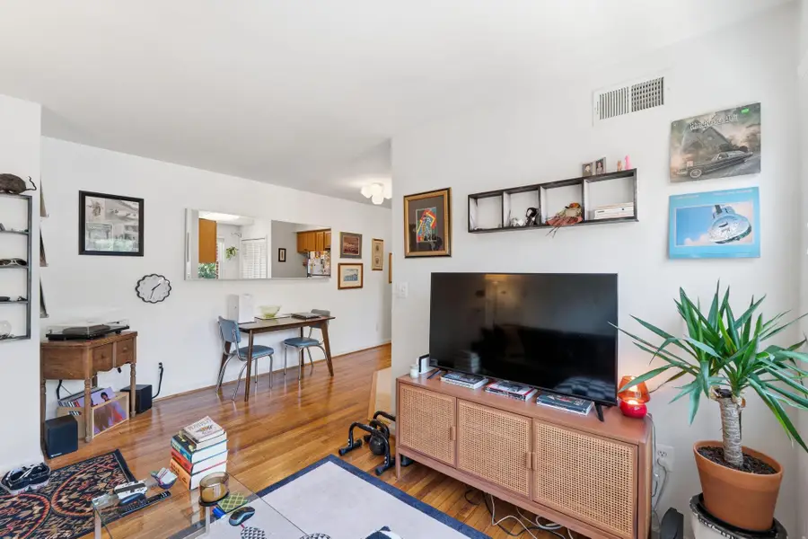 526 Kenyon St Nw #204, Washington, DC 20010 - #3