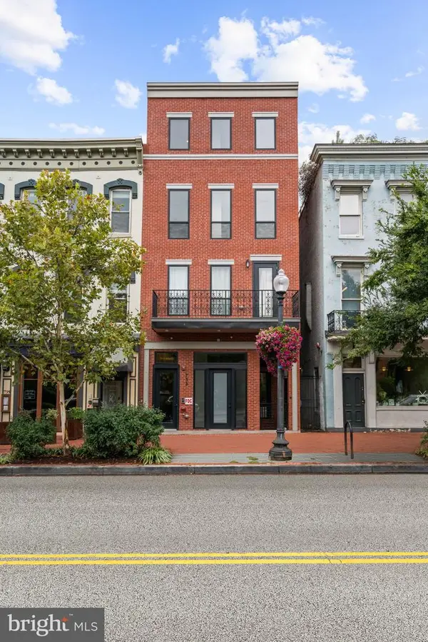 733 8th St Se #303, WASHINGTON, DC 20003