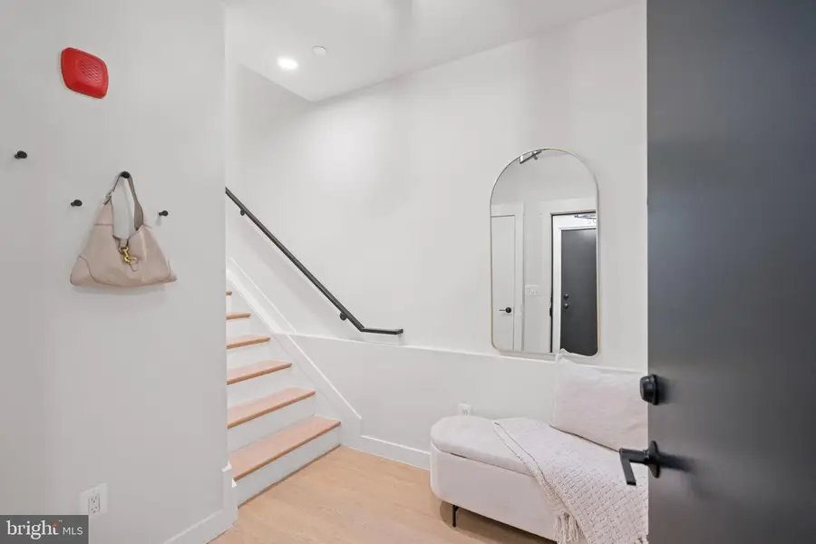 733 8th St Se #304, Washington, DC 20003 - #2