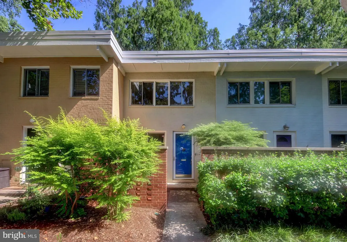 729 3rd St Sw, Washington, DC 20024 - #1