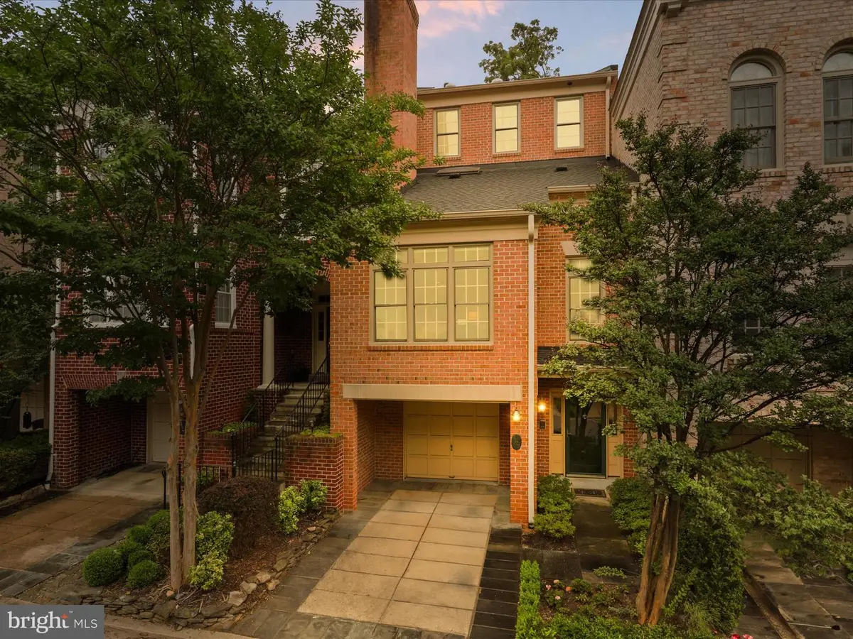 3929 Highwood Ct Nw, Washington, DC 20007 - #1