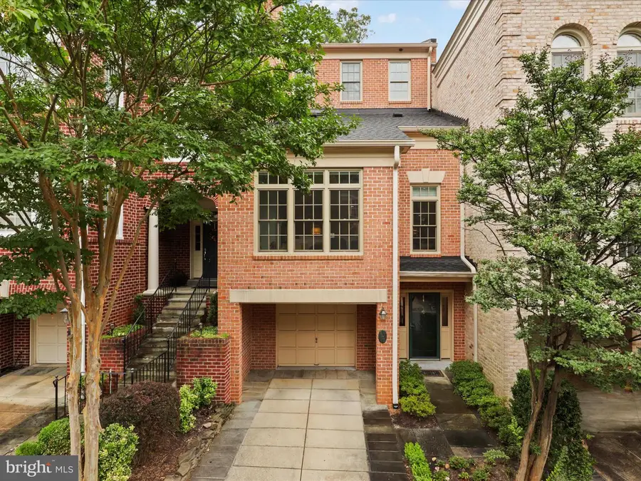 3929 Highwood Ct Nw, Washington, DC 20007 - #2