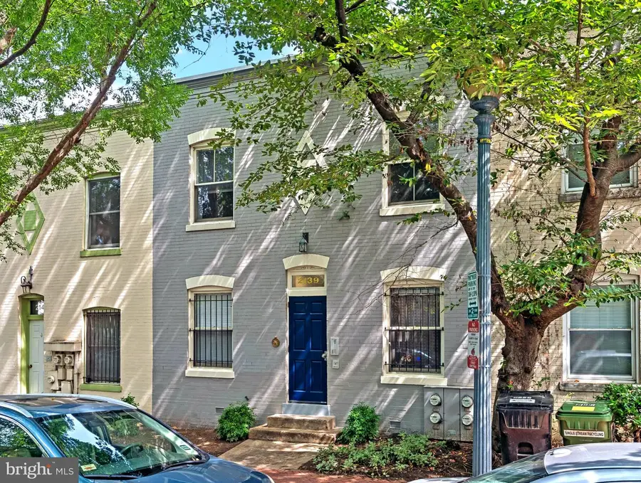 2139 Newport Pl Nw, Washington, DC 20037 - #2