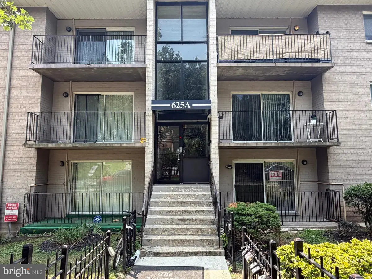 625 Chesapeake St Se #104, Washington, DC 20032 - #1