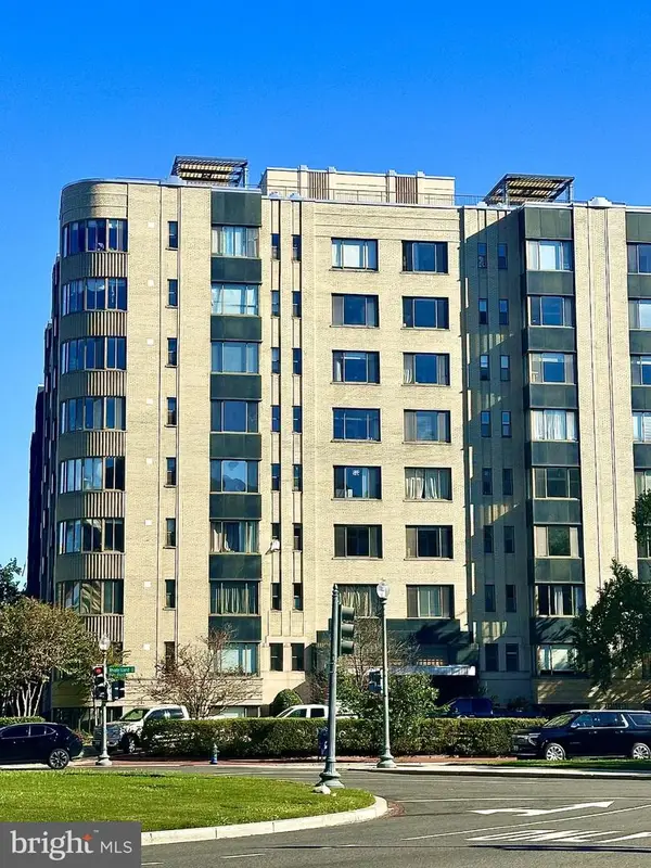 1 Scott Cir Nw #712, WASHINGTON, DC 20036