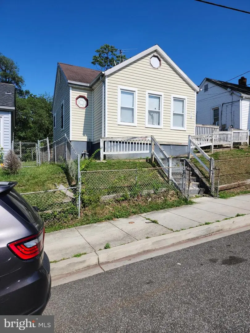 913 Ne 47th Pl Ne, Washington, DC 20019 - #1