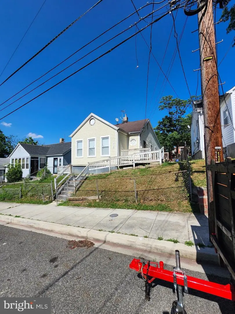 913 Ne 47th Pl Ne, Washington, DC 20019 - #2