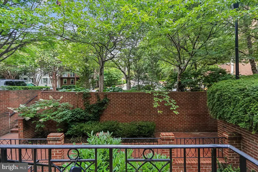 3217 Sutton Pl Nw #a, Washington, DC 20016 - #3