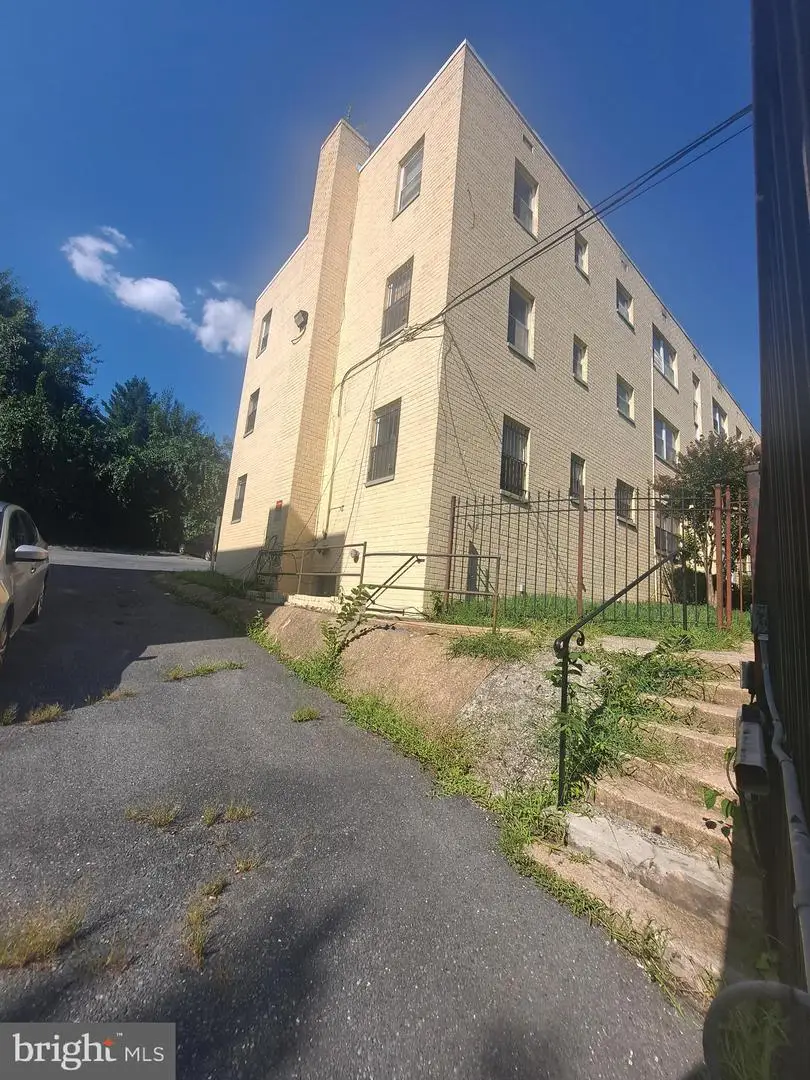 4810 C St Se #301, Washington, DC 20019 - #1