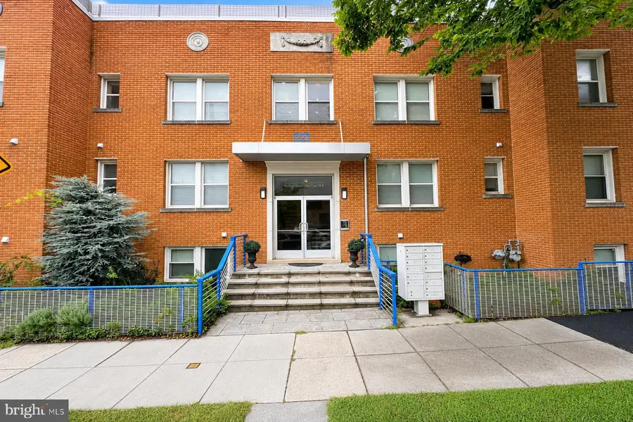 921 Butternut St Nw #201, Washington, DC 20012 - #2