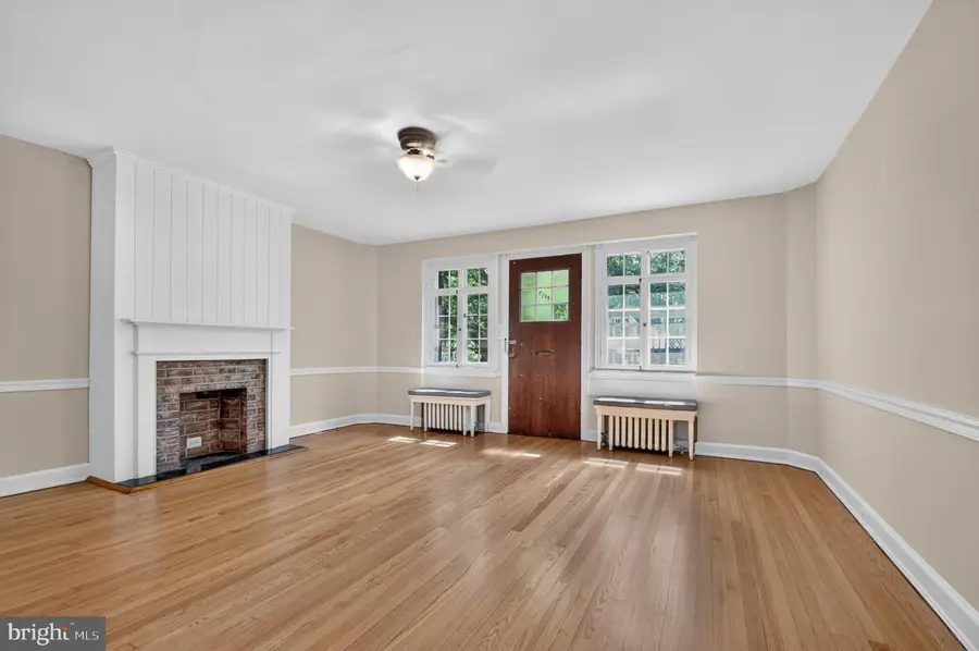 4459 Greenwich Pkwy Nw, Washington, DC 20007 - #3