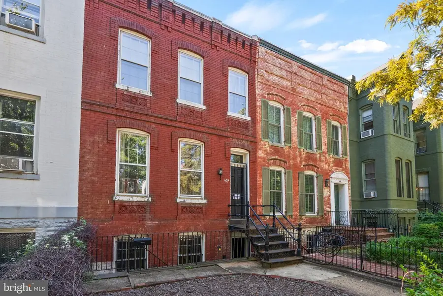 639 G St Se, Washington, DC 20003 - #2