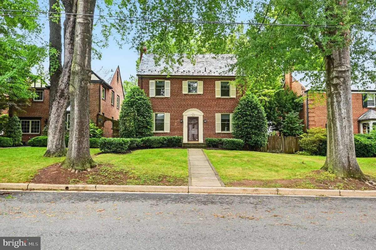 4825 Butterworth Pl Nw, Washington, DC 20016 - #1