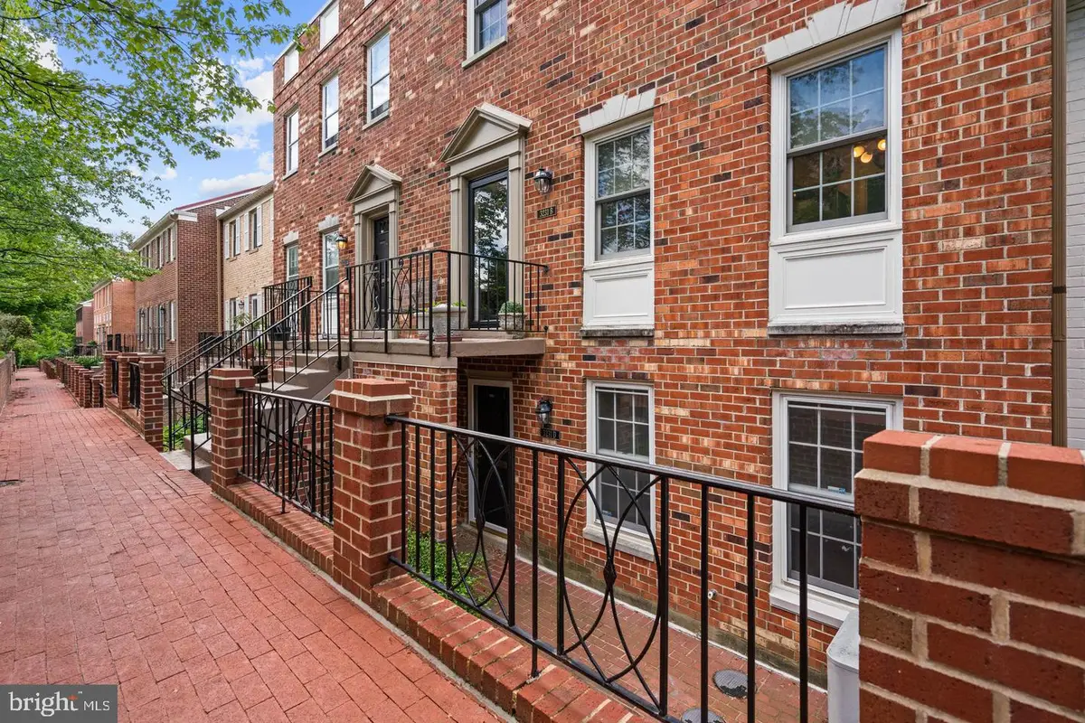 3231 Sutton Pl Nw #d, Washington, DC 20016 - #1