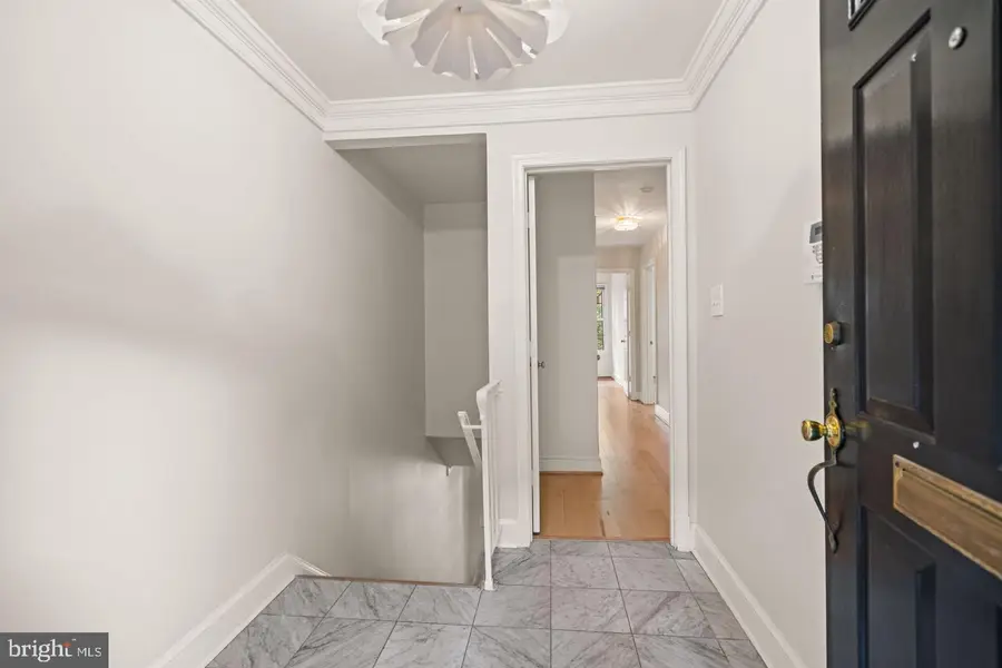 3231 Sutton Pl Nw #d, Washington, DC 20016 - #3