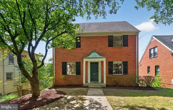 5620 Macarthur Blvd Nw, WASHINGTON, DC 20016