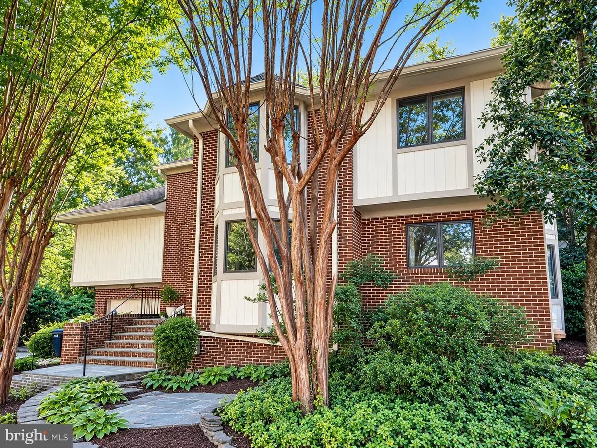 3029 Oregon Knolls Dr Nw, Washington, DC 20015 - #1
