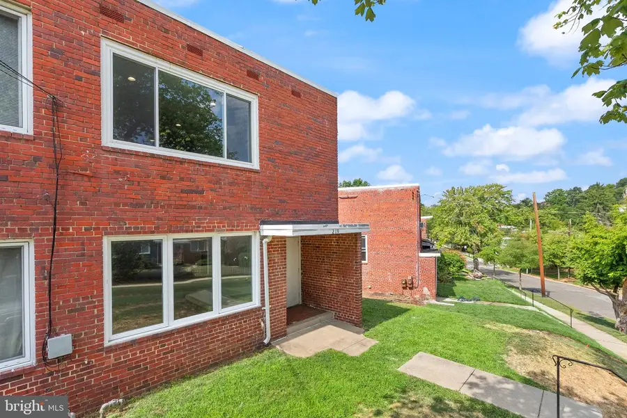 219 Webster St Ne, Washington, DC 20011 - #2