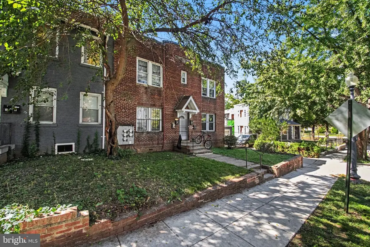 1105 Ne Holbrook Ter Ne, Washington, DC 20002 - #1
