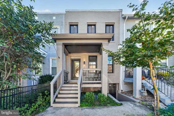 219 Douglas St Ne, WASHINGTON, DC 20002