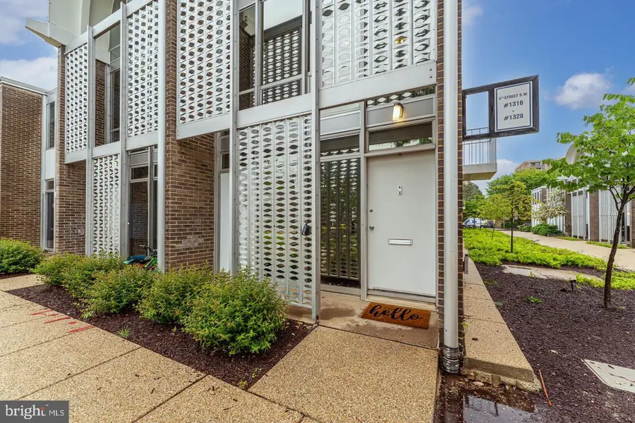 1328 4th St Sw, Washington, DC 20024 - #2