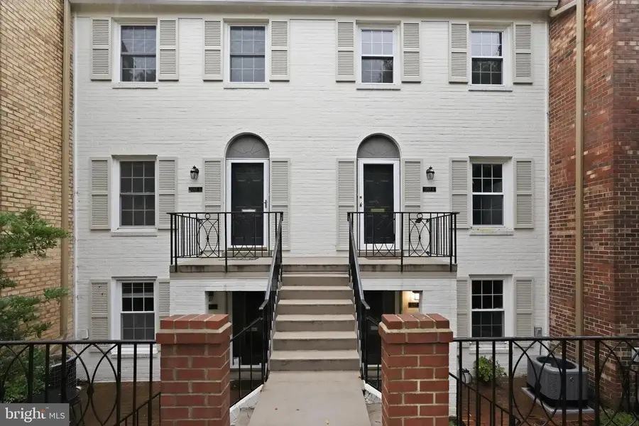 3287 Sutton Pl Nw #a, Washington, DC 20016 - #2