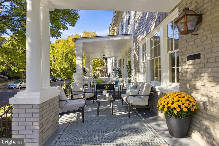 2701 Woodley Pl Nw, Washington, DC 20008 - #2