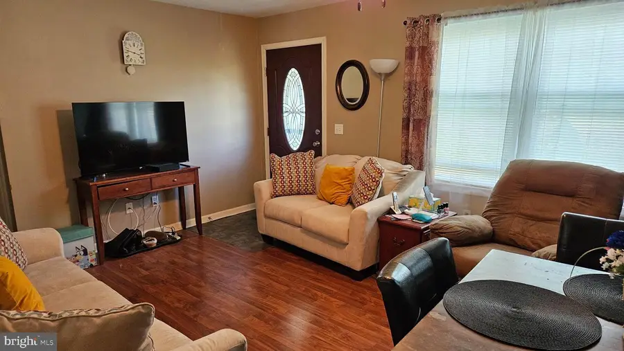 458 Evelyndale Dr, Dover, DE 19901 - Image #2