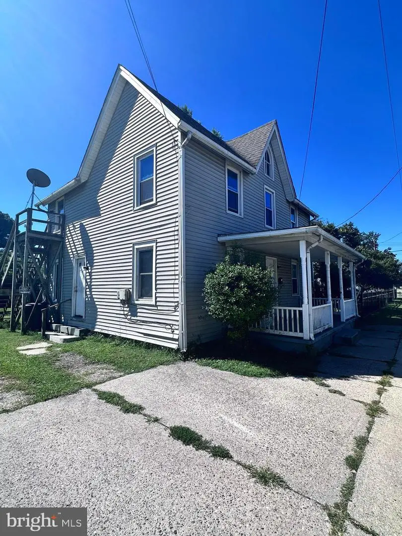 420 W Division St, Dover, DE 19904 - Image #1