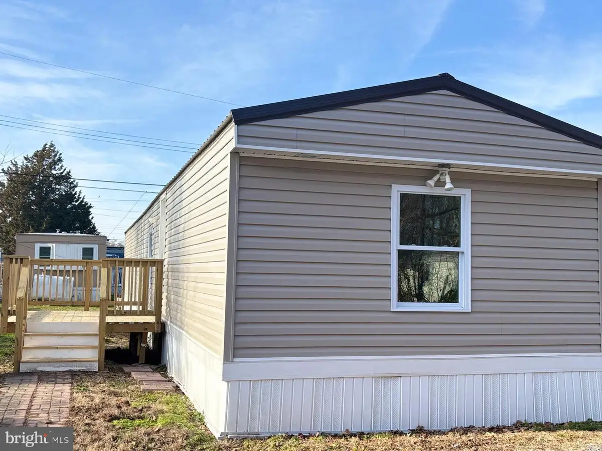 11 Woods End Rd, Dover, DE 19901 - Image #1