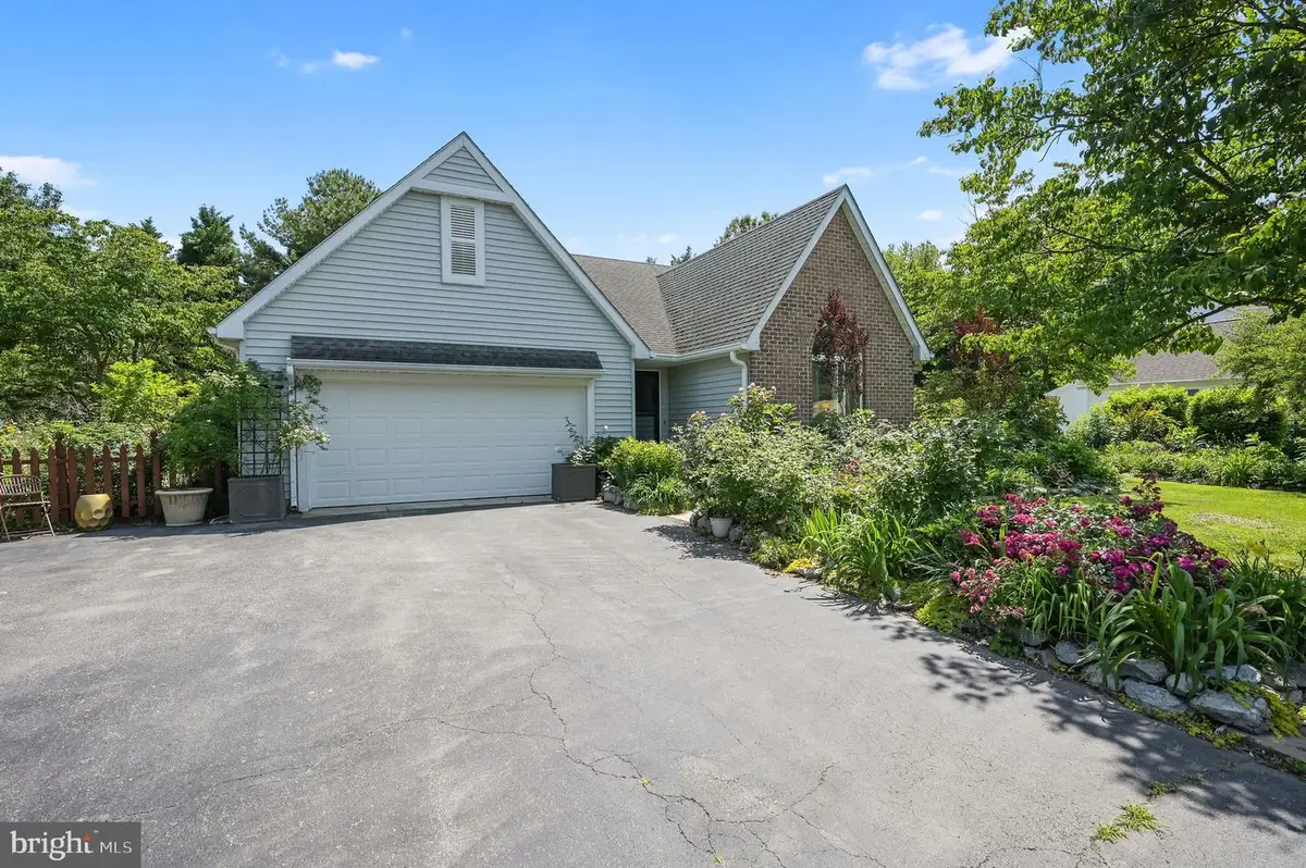 18 E Huntington Cir, Dover, DE 19904 - #1