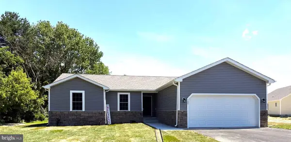 100 Fairfax Ln #82, DOVER, DE 19901