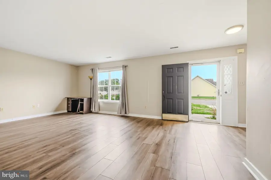 322 W Wind Dr, Dover, DE 19901 - #2