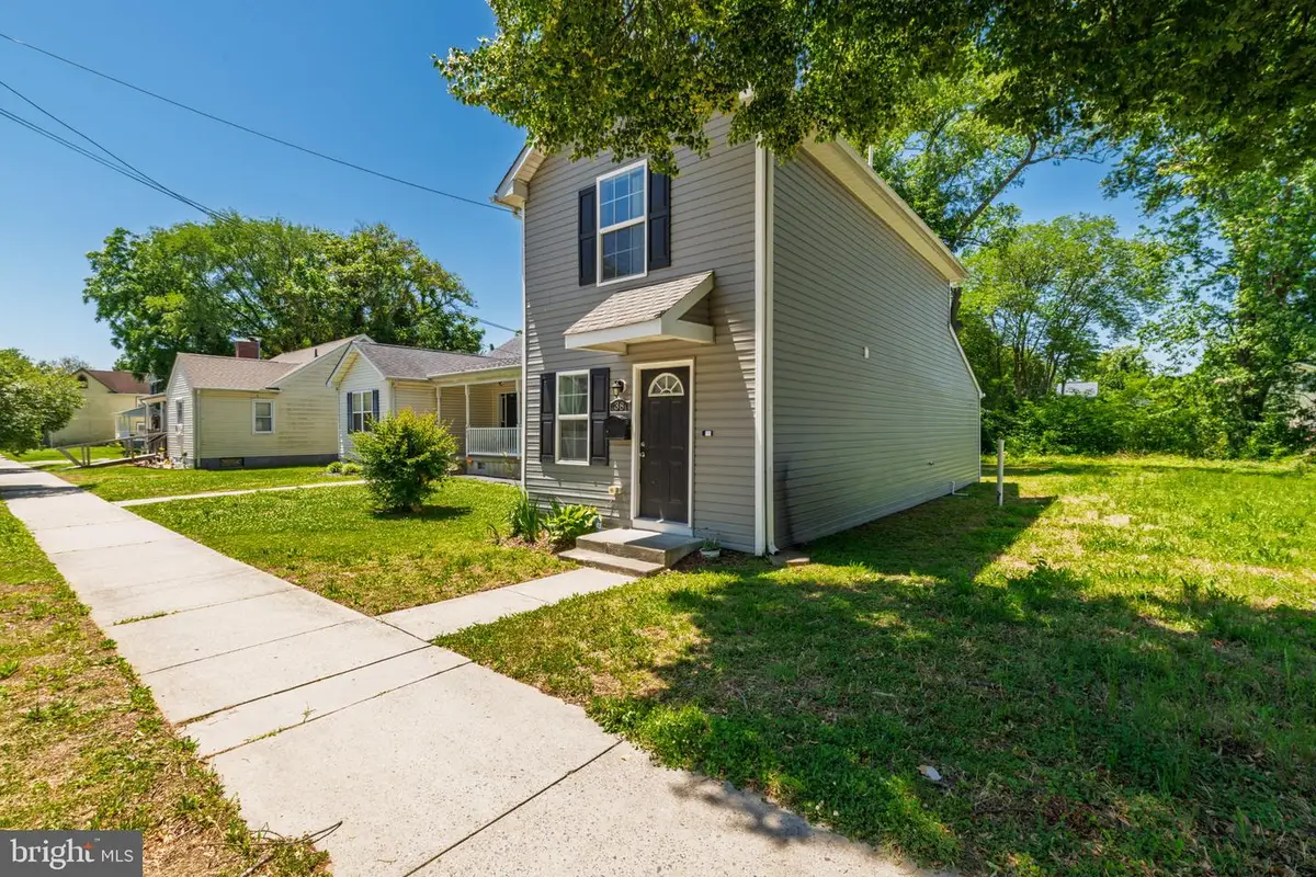38 S Queen St, Dover, DE 19904 - #1