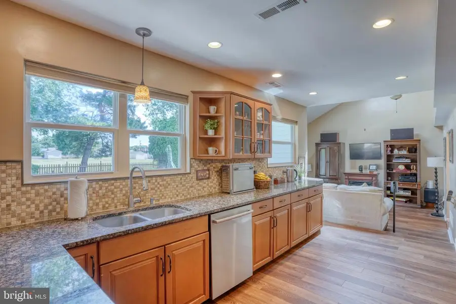 1275 N Farmview Dr, Dover, DE 19904 - #3