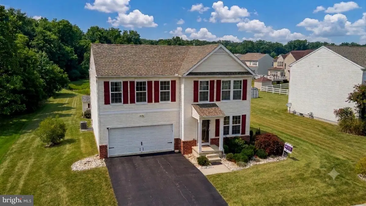 232 W Pembrooke Dr, Smyrna, DE 19977 - #1