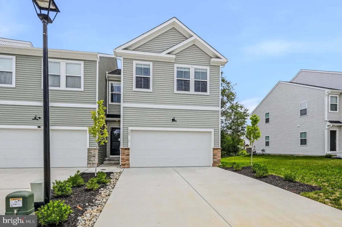 565 W North St, Smyrna, DE 19977 - #1