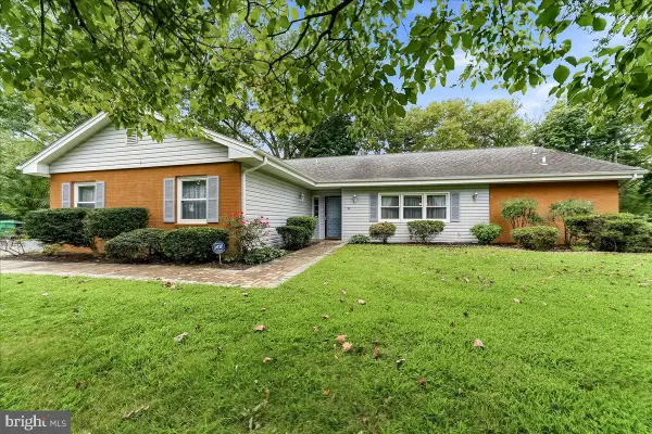 1 W Fairways Cir, SMYRNA, DE 19977