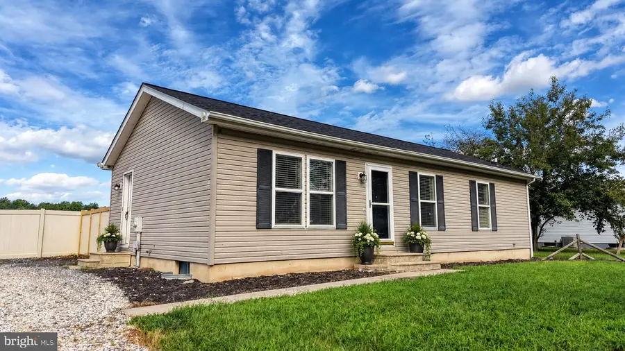 1979 Andrews Lake Rd, Felton, DE 19943 - #2