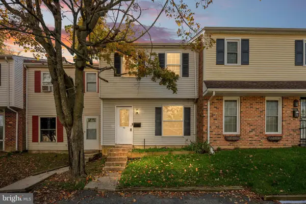 72 Village Dr, DOVER, DE 19904